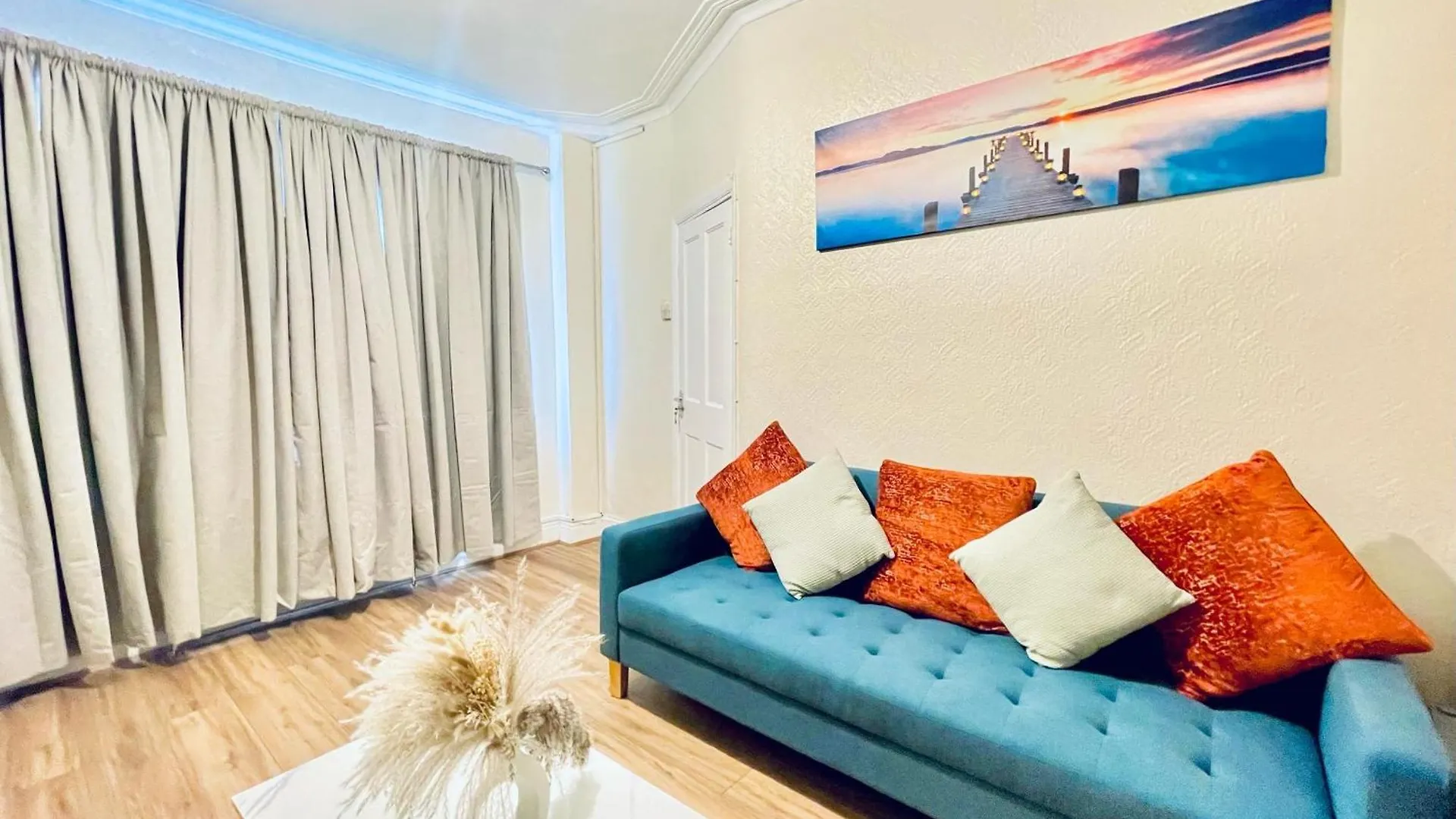 Home At Plaistow Convenient To Custom House Excel And Free Parking 伦敦 0*,  英国