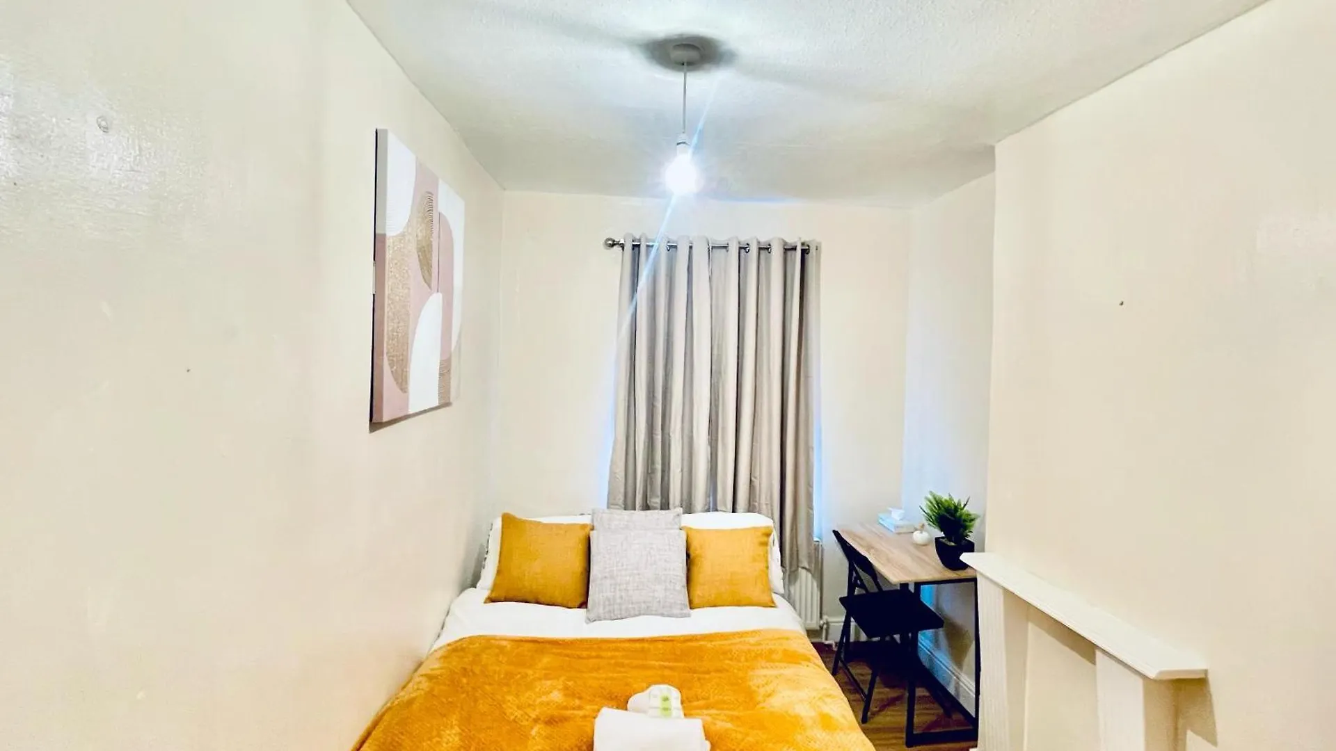 Home At Plaistow Convenient To Custom House Excel And Free Parking 伦敦 0*,  英国